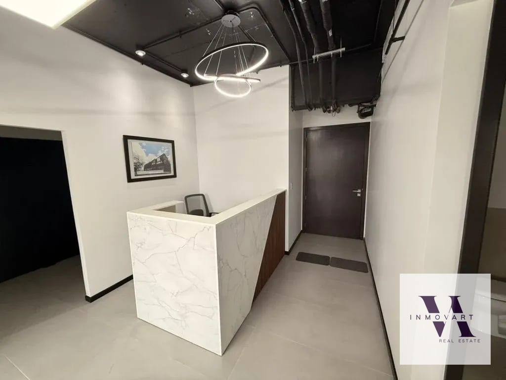 Amplia Oficina en Venta Vasanta zona 10 — Oficina en Venta en Vasanta, Zona 10, Guatemala, Ciudad — foto 6 de 8