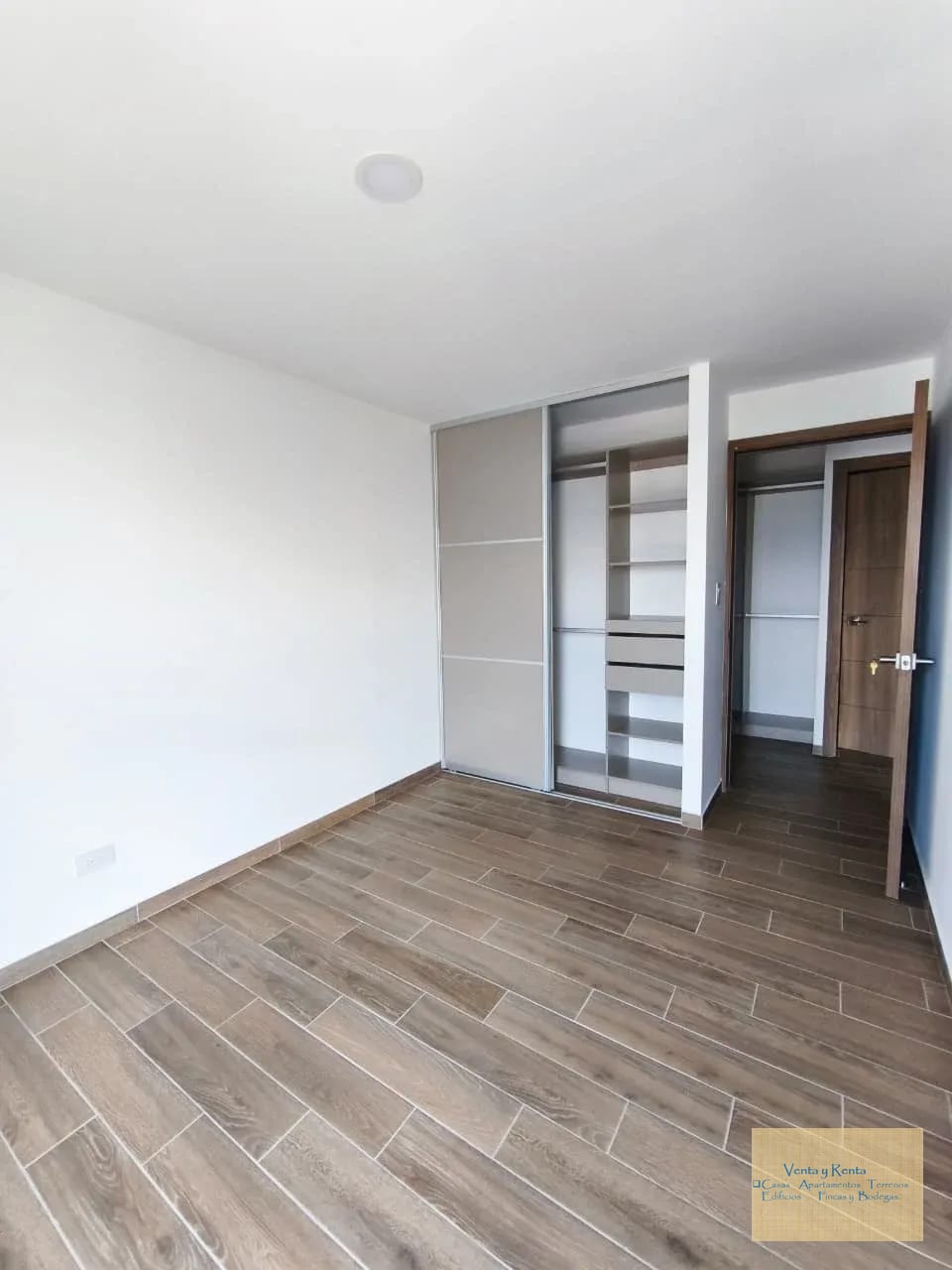 Zona 14 Apartamento 3 Habitaciones Edificio Parque 14 — Apartamento en Venta en Parque 14, Zona 14, Guatemala, Ciudad — foto 5 de 15