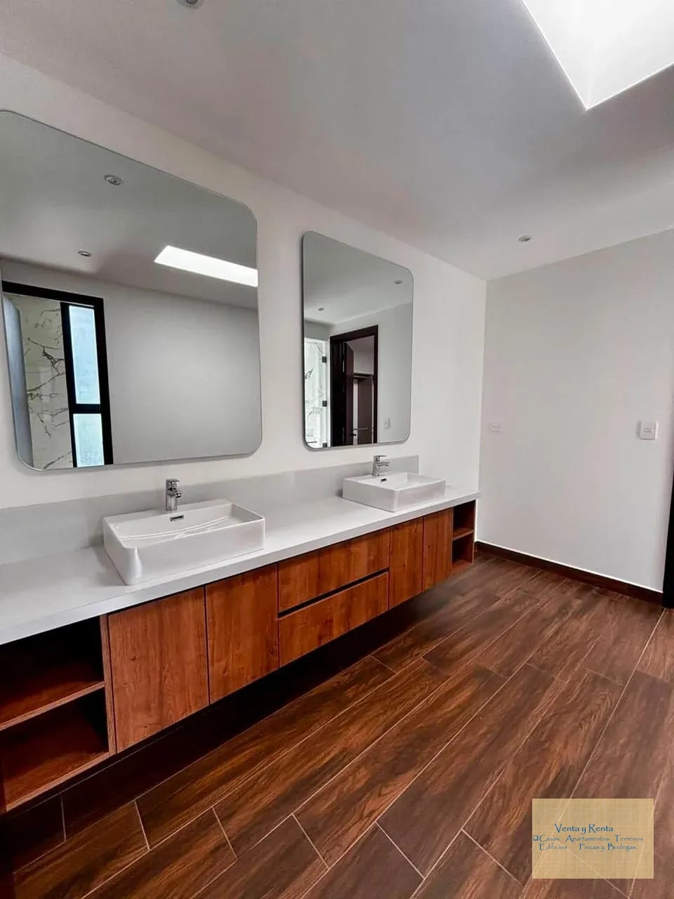 Zona 10 Casa en Exclusivo Condominio Molié — Casa en Venta en Zona 10, Guatemala, Ciudad — foto 6 de 11