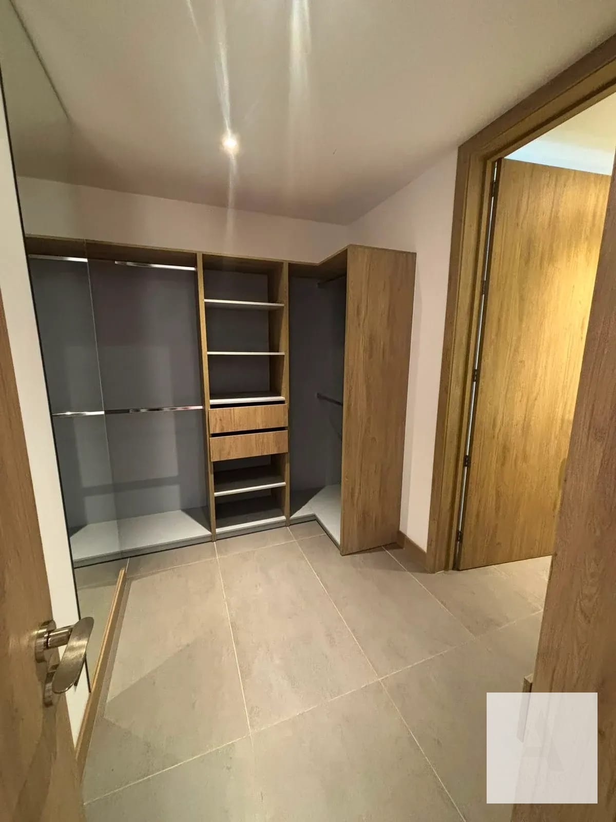 Apartamento moderno en zona 14 — Apartamento en Alquiler en Vertic, Zona 14, Guatemala, Ciudad — foto 3 de 11