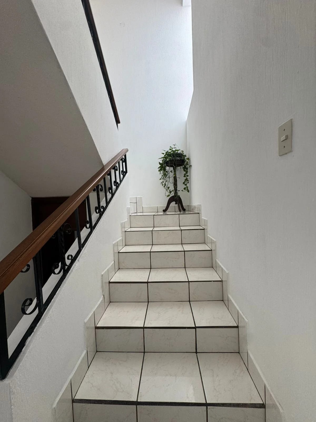 CASA EN VENTA, SAN CRISTOBAL SECTOR B1 ZONA 8 DE MIXCO — Casa en Venta en Zona 8 Mixco, Guatemala, Ciudad — foto 15 de 17