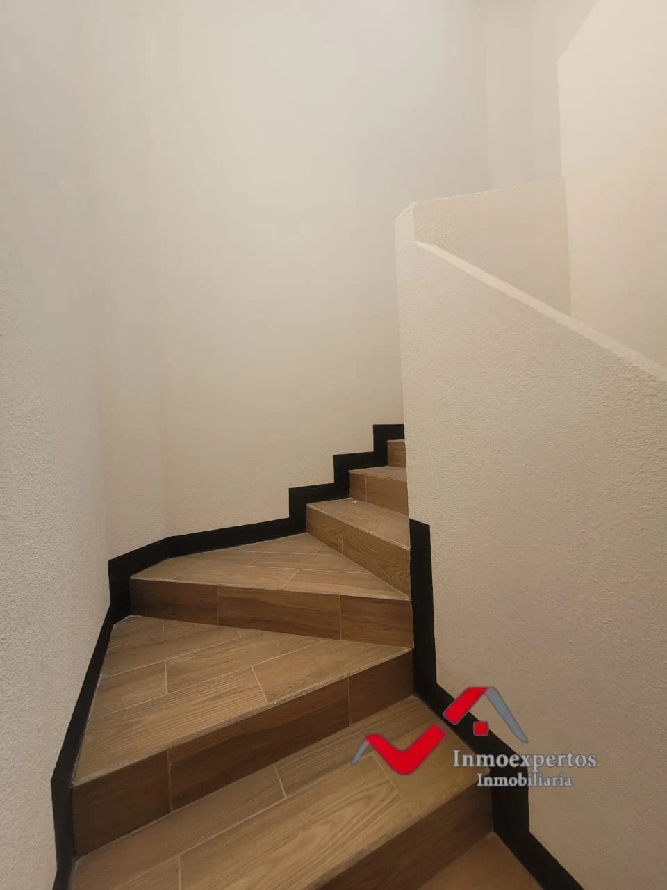 Casa en Renta Legado de Castilla, Zona 9 Mixco a 10 minutos de San Cr — Casa en Alquiler en legado de castilla, Zona 9 Mixco, Guatemala, Ciudad — foto 2 de 12