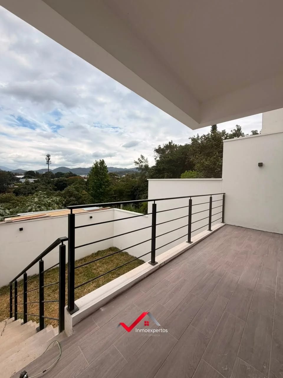 Casa en Venta San Cristobal Sector B2, Zona 8 de Mixco — Casa en Venta en Zona 8 Mixco, Guatemala, Ciudad — foto 1 de 17