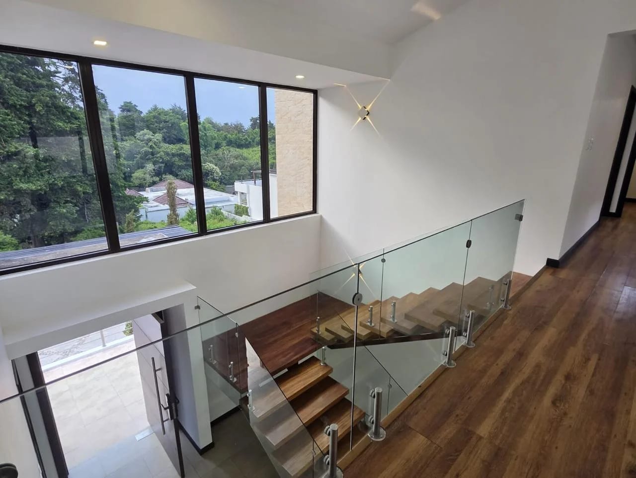 Espectacular residencia en venta en zona 16 Lomas de San Isidro — Casa en Venta en Lomas de San Isidro, Zona 16, Guatemala, Ciudad — foto 4 de 15