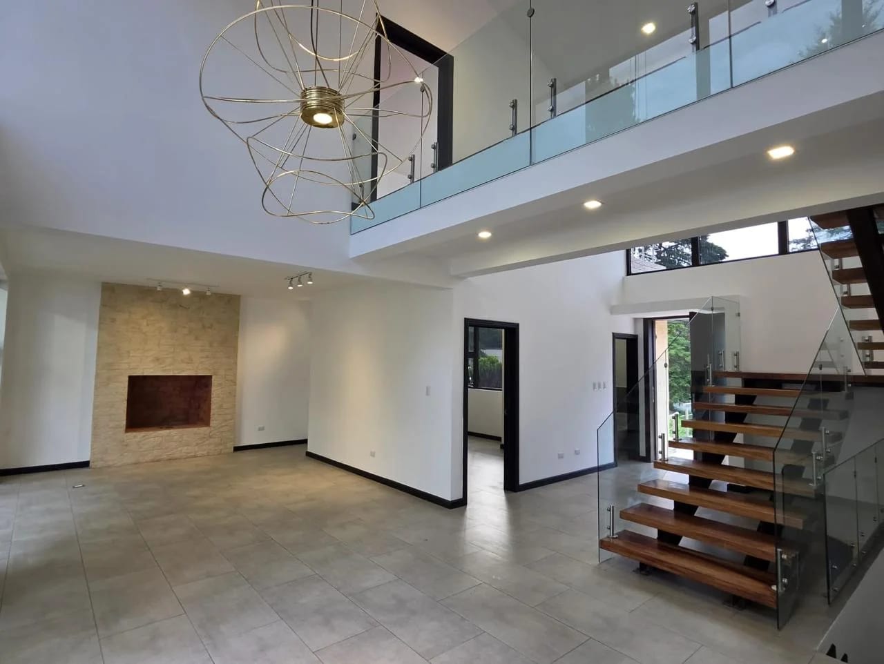 Espectacular residencia en venta en zona 16 Lomas de San Isidro — Casa en Venta en Lomas de San Isidro, Zona 16, Guatemala, Ciudad — foto 6 de 15