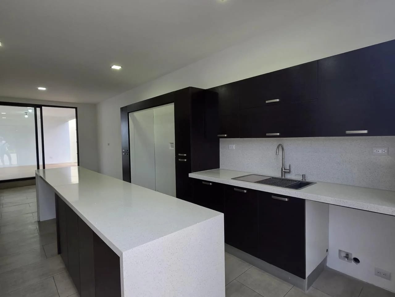 Espectacular residencia en venta en zona 16 Lomas de San Isidro — Casa en Venta en Lomas de San Isidro, Zona 16, Guatemala, Ciudad — foto 8 de 15