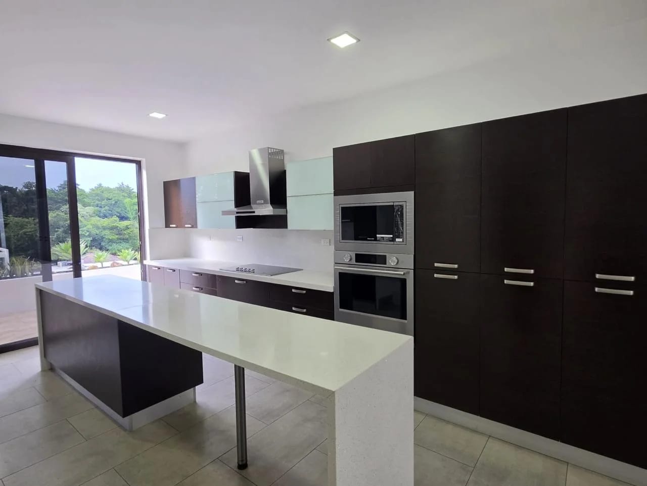 Espectacular residencia en venta en zona 16 Lomas de San Isidro — Casa en Venta en Lomas de San Isidro, Zona 16, Guatemala, Ciudad — foto 9 de 15