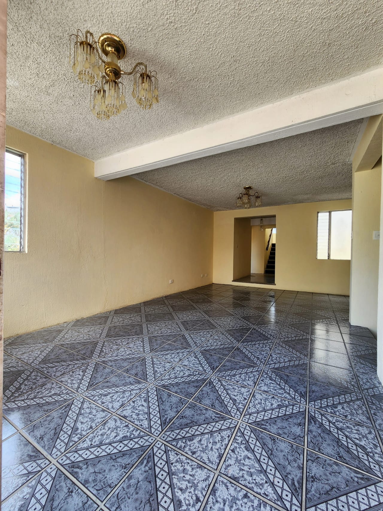 RENTA | Propiedad en Zona 15 - Espacio Versátil para Clínica, Oficina, Salón o Showroom Privado — Casa en Alquiler en Vista Hermosa III, Zona 15, Guatemala, Ciudad — foto 1 de 17