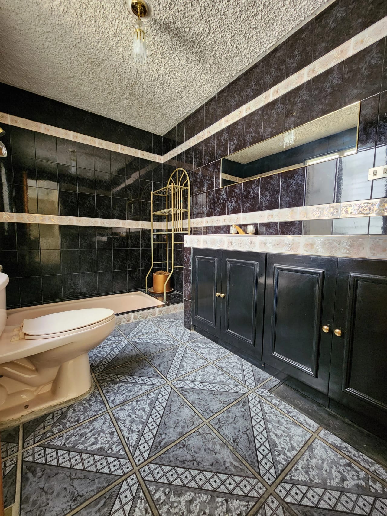 RENTA | Propiedad en Zona 15 - Espacio Versátil para Clínica, Oficina, Salón o Showroom Privado — Casa en Alquiler en Vista Hermosa III, Zona 15, Guatemala, Ciudad — foto 7 de 17