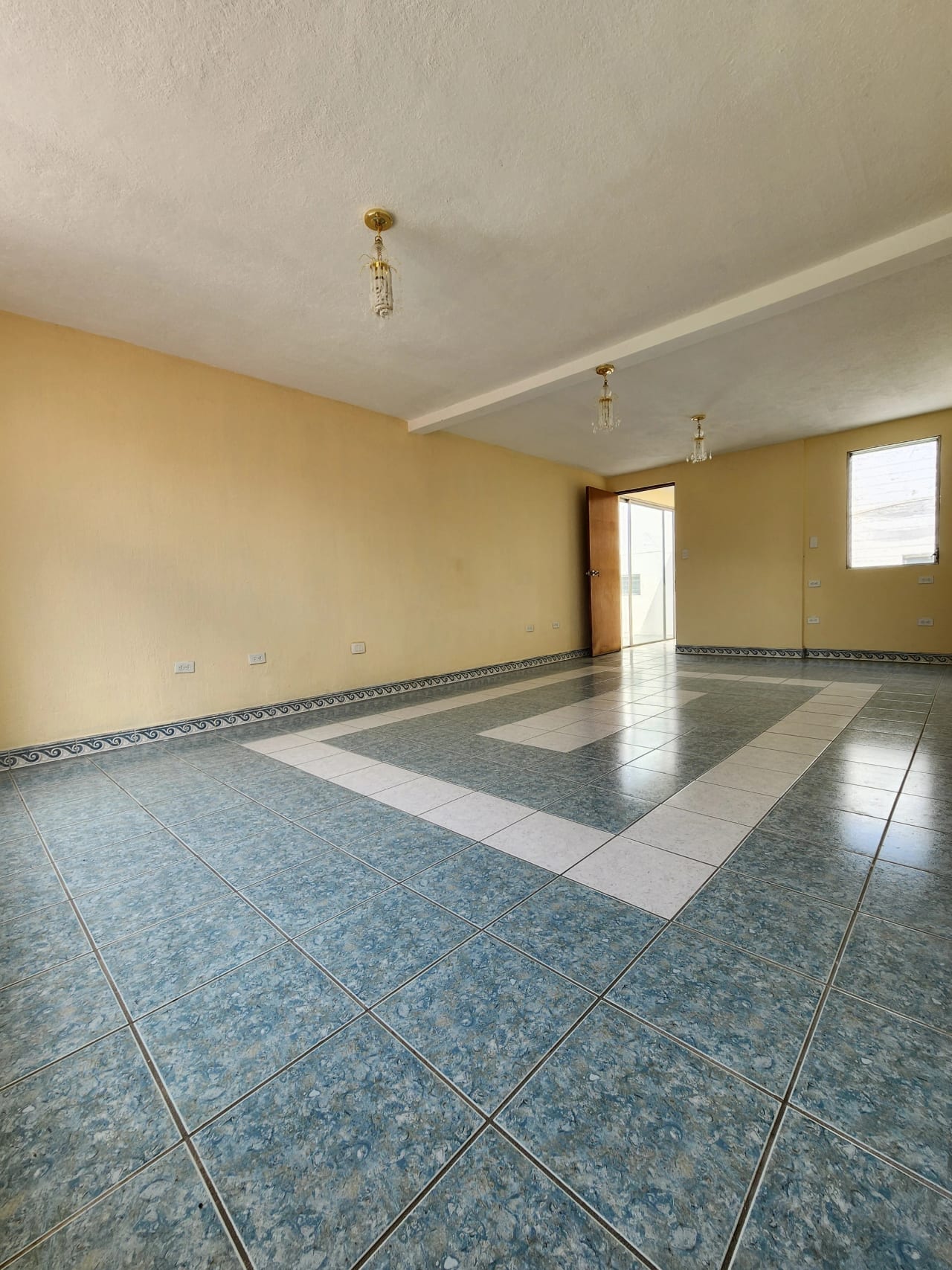 RENTA | Propiedad en Zona 15 - Espacio Versátil para Clínica, Oficina, Salón o Showroom Privado — Casa en Alquiler en Vista Hermosa III, Zona 15, Guatemala, Ciudad — foto 10 de 17
