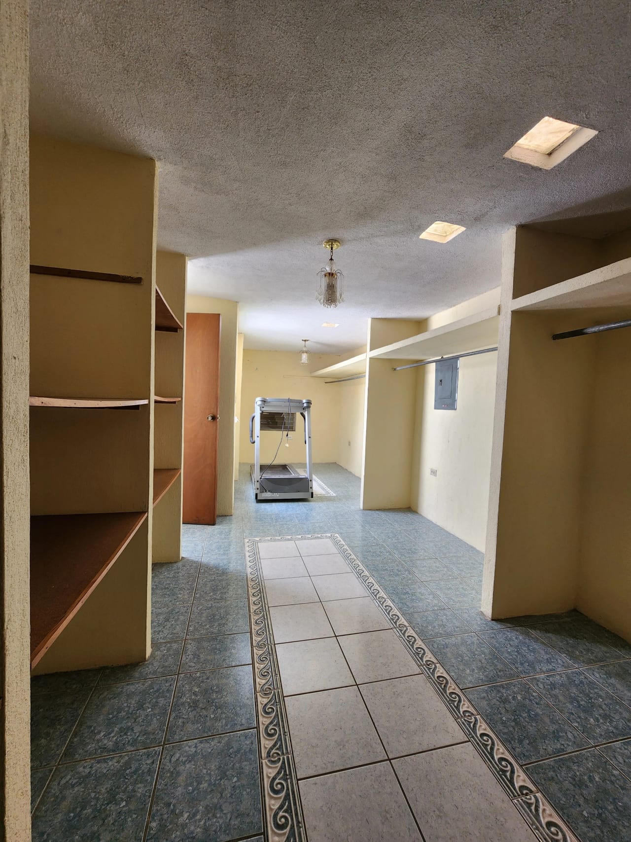 RENTA | Propiedad en Zona 15 - Espacio Versátil para Clínica, Oficina, Salón o Showroom Privado — Casa en Alquiler en Vista Hermosa III, Zona 15, Guatemala, Ciudad — foto 13 de 17