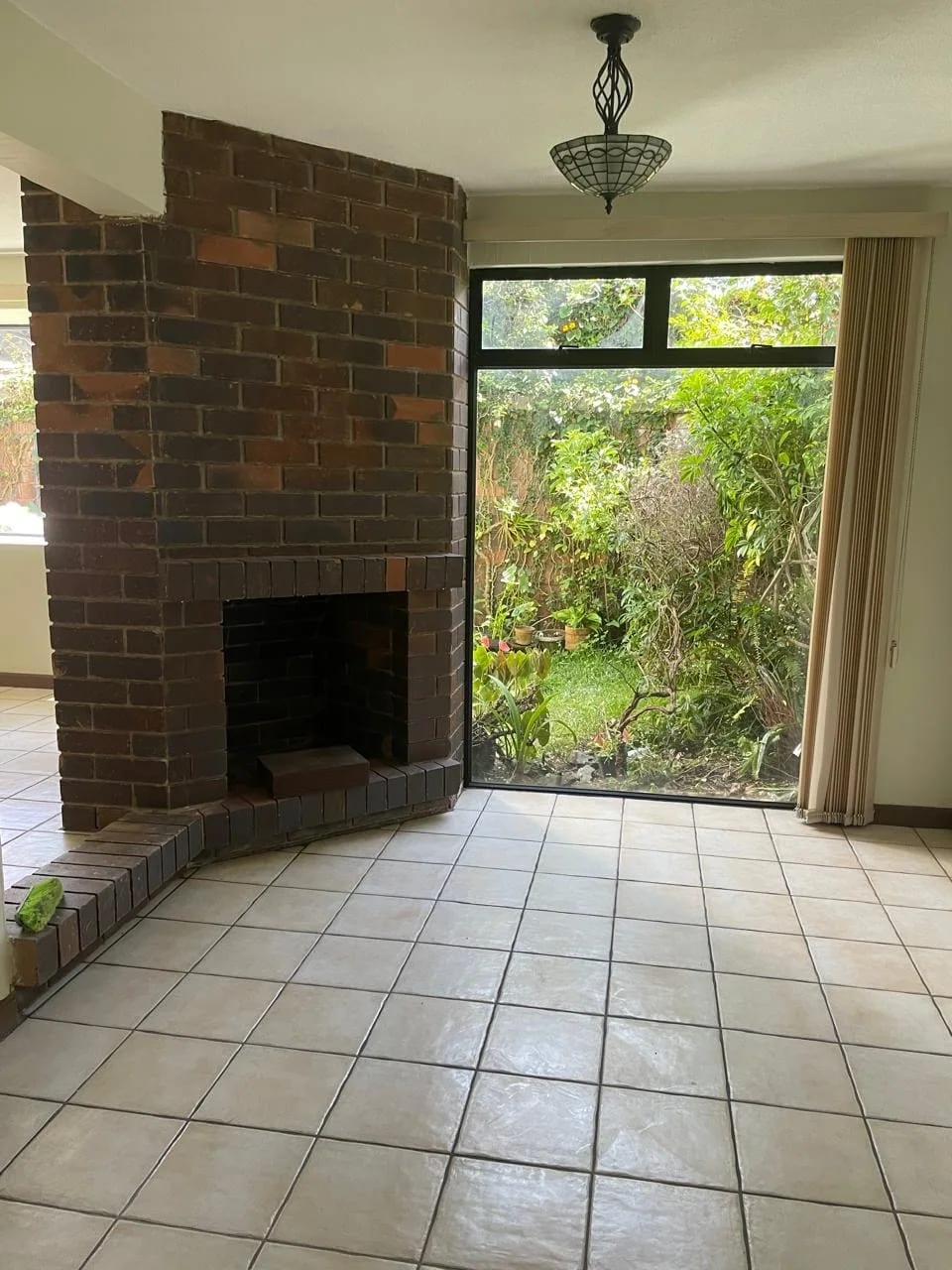 EXCLUSIVA OPORTUNIDAD EN CES Casa en Venta - Condominio "Jardín del Valle" — Casa en Venta en Santa Catarina Pinula, Guatemala, Ciudad — foto 3 de 14
