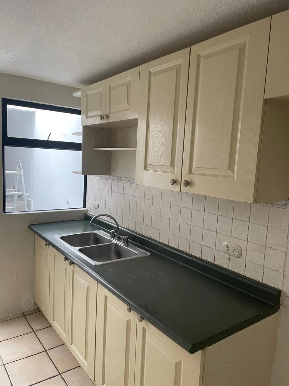 EXCLUSIVA OPORTUNIDAD EN CES Casa en Venta - Condominio "Jardín del Valle" — Casa en Venta en Santa Catarina Pinula, Guatemala, Ciudad — foto 5 de 14