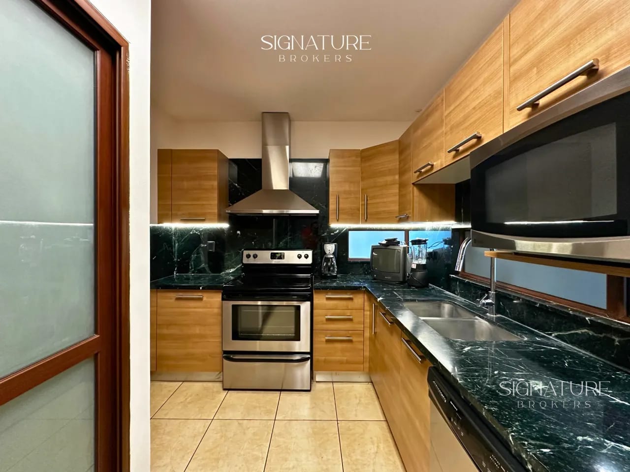 Apartamento amuebaldo en Renta - Santa Maria Z.10 — Apartamento en Alquiler en Lomas de San Jacinto, Zona 10 Mixco, Guatemala, Ciudad — foto 4 de 9