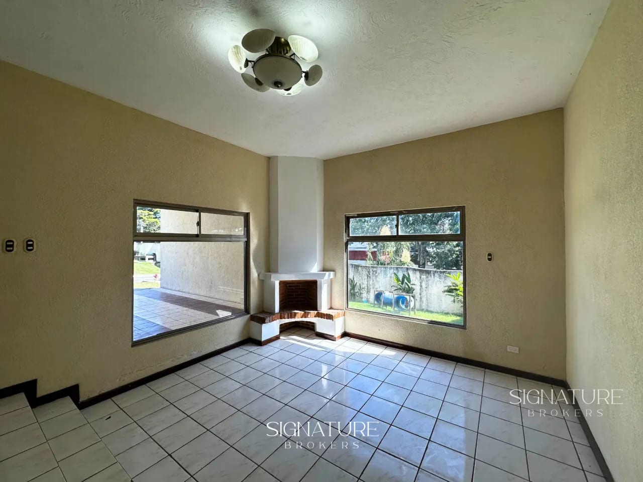 Casa en Venta – San Cristóbal — Casa en Venta en Zona 11 Mixco, Guatemala, Ciudad — foto 1 de 8