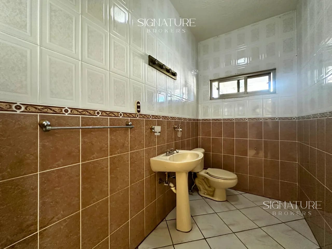Casa en Venta – San Cristóbal — Casa en Venta en Zona 11 Mixco, Guatemala, Ciudad — foto 6 de 8