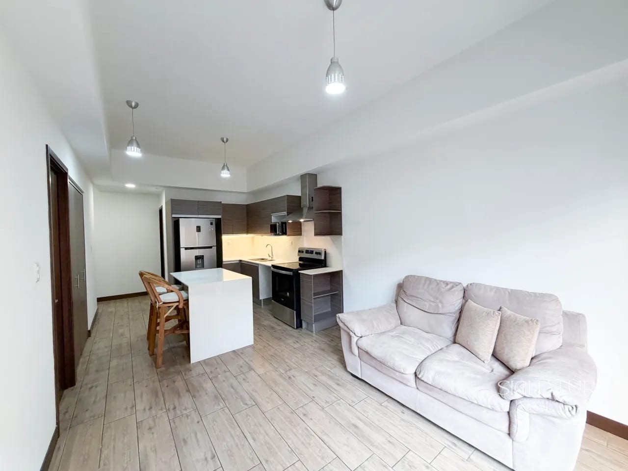Apartamento Semi-Amueblado en Renta - Casalini Diagonal 6, Z. 10 — Apartamento en Alquiler en Casalini Diagonal 6, Zona 10, Guatemala, Ciudad — foto 1 de 9