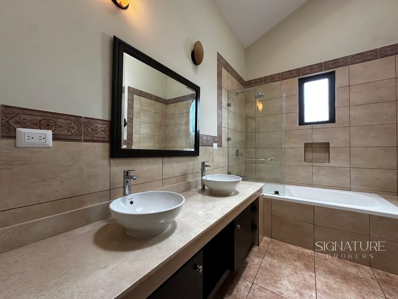 Casa en Venta - Lazos de Fraijanes, Km. 20, Fraijanes — Casa en Venta en Fraijanes, Carretera a El Salvador, Guatemala, Ciudad — foto 12 de 16