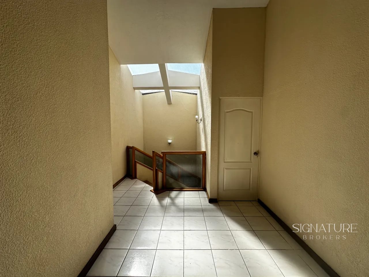 Casa en Venta – San Cristóbal — Casa en Venta en Zona 11 Mixco, Guatemala, Ciudad — foto 5 de 9