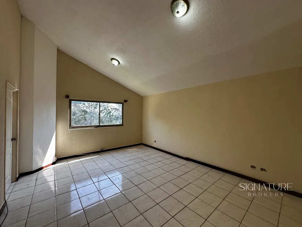 Casa en Venta – San Cristóbal — Casa en Venta en Zona 11 Mixco, Guatemala, Ciudad — foto 7 de 9