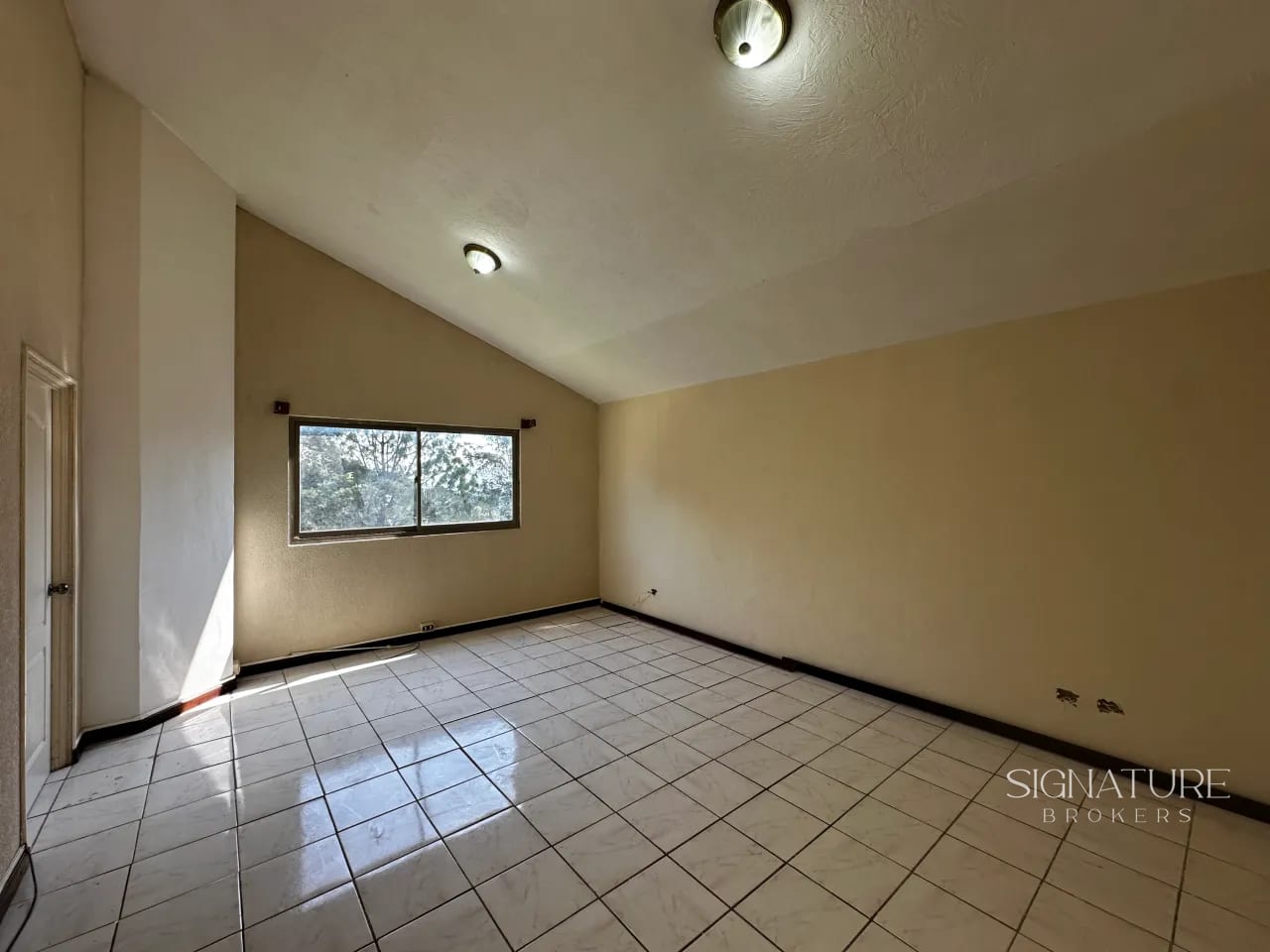 Casa en Venta – San Cristóbal — Casa en Venta en Zona 11 Mixco, Guatemala, Ciudad — foto 8 de 9