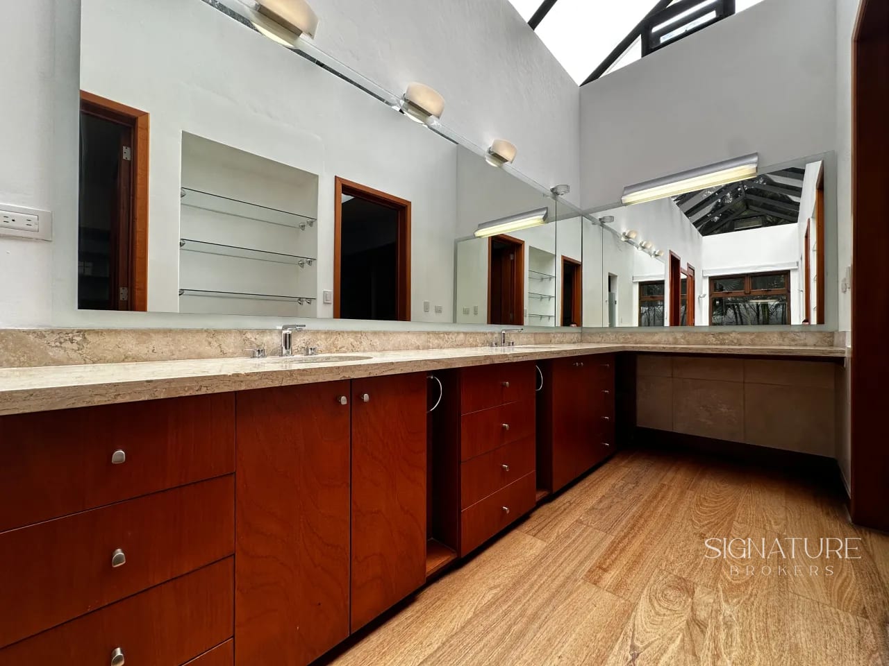 Casa en Venta - Condominio Premiere Campestre, Km. 22.5 CES — Casa en Venta en Pradera Concepción, Carretera a El Salvador, Guatemala, Ciudad — foto 7 de 17