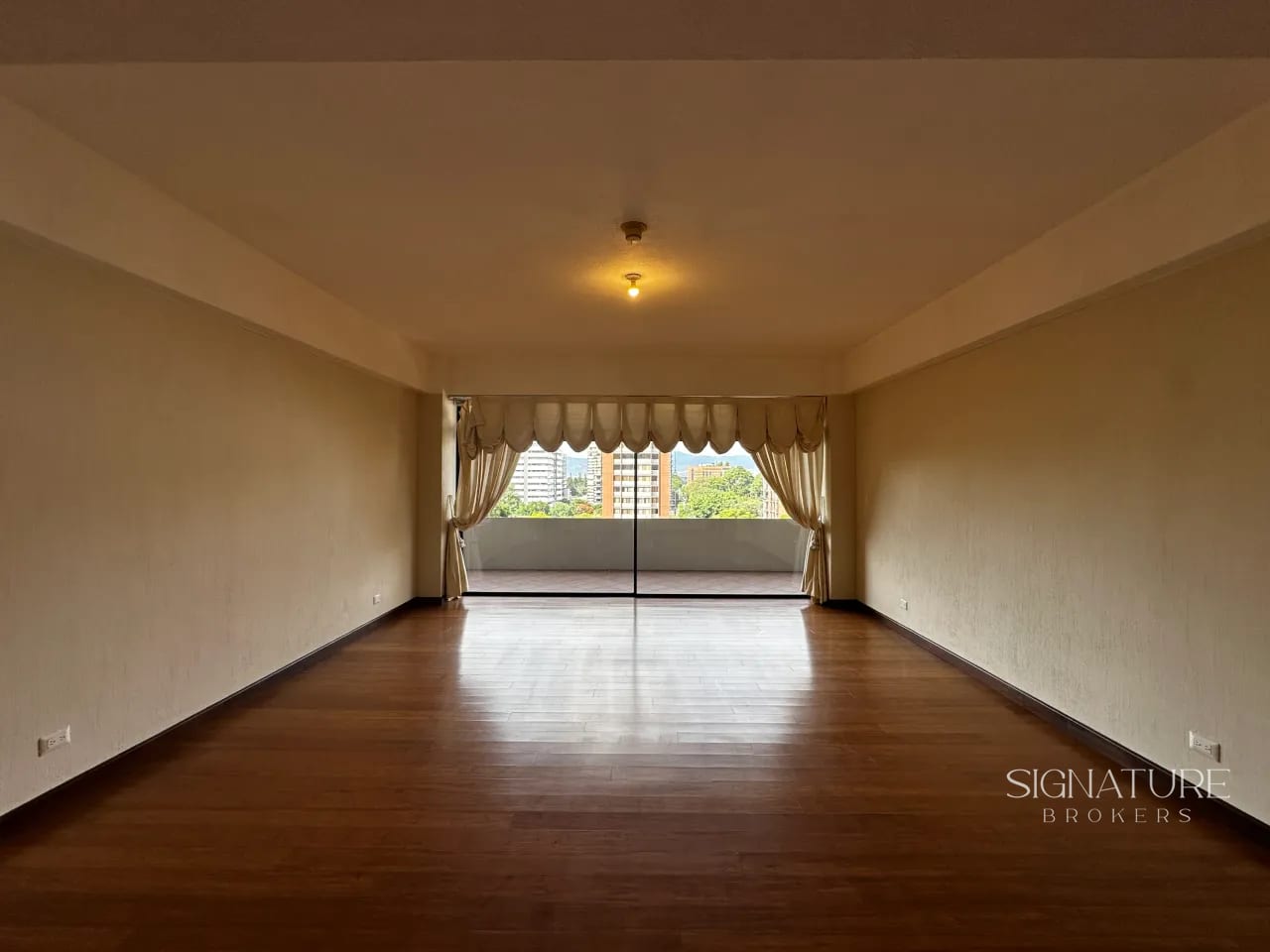 Apartamento en Venta – Premiere Plaza Z.10 — Apartamento en Venta en Zona 10, Guatemala, Ciudad — foto 2 de 16