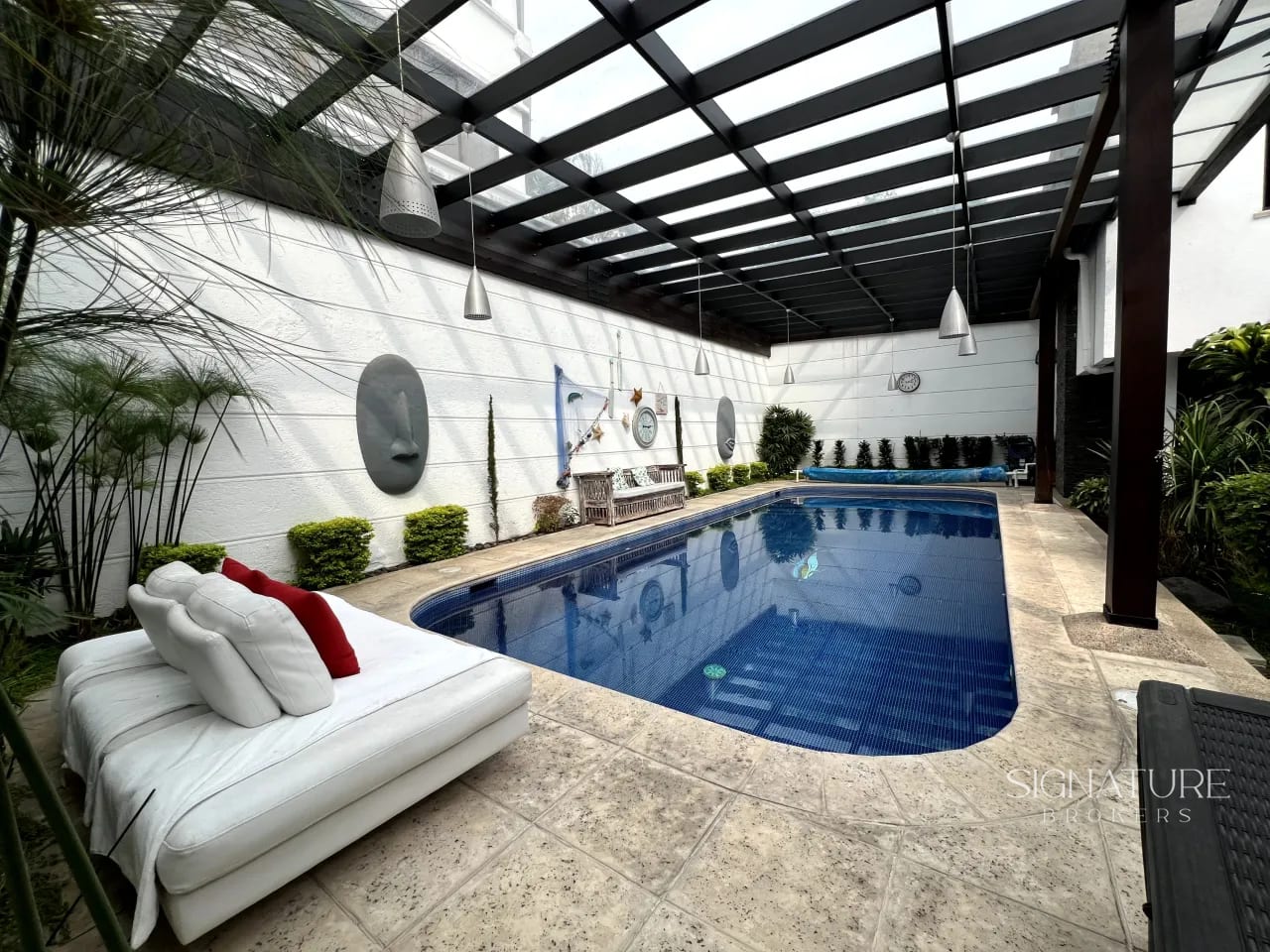 Casa con Piscina en venta Zona 15 – VHI dentro de garita — Casa en Venta en Zona 15, Guatemala, Ciudad — foto 10 de 15