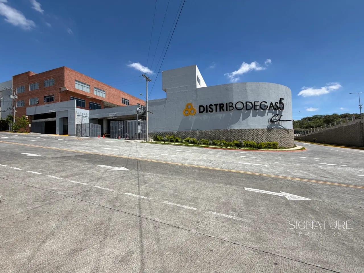 Ofibodega en Renta - Distribodegas 5, Parque Industrial Las Tunas, El Naranjo, Mixco Z.4 — Bodega / Ofibodega en Alquiler en Zona 4 Mixco, Guatemala, Ciudad — foto 1 de 10