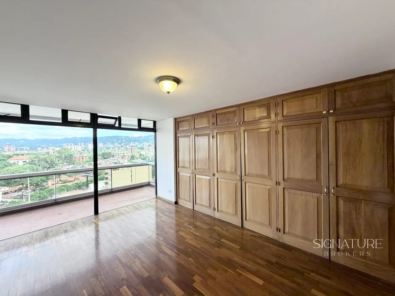 Apartamento en Renta – Edificio Tiffany I Z.10 — Apartamento en Alquiler en Tiffany, Zona 10, Guatemala, Ciudad — foto 6 de 10