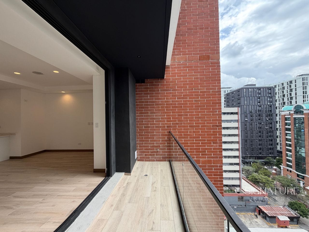 Apartamento en Renta - Ferre Díez Z.10 — Apartamento en Alquiler en Ferré Diez, Zona 10, Guatemala, Ciudad — foto 10 de 11