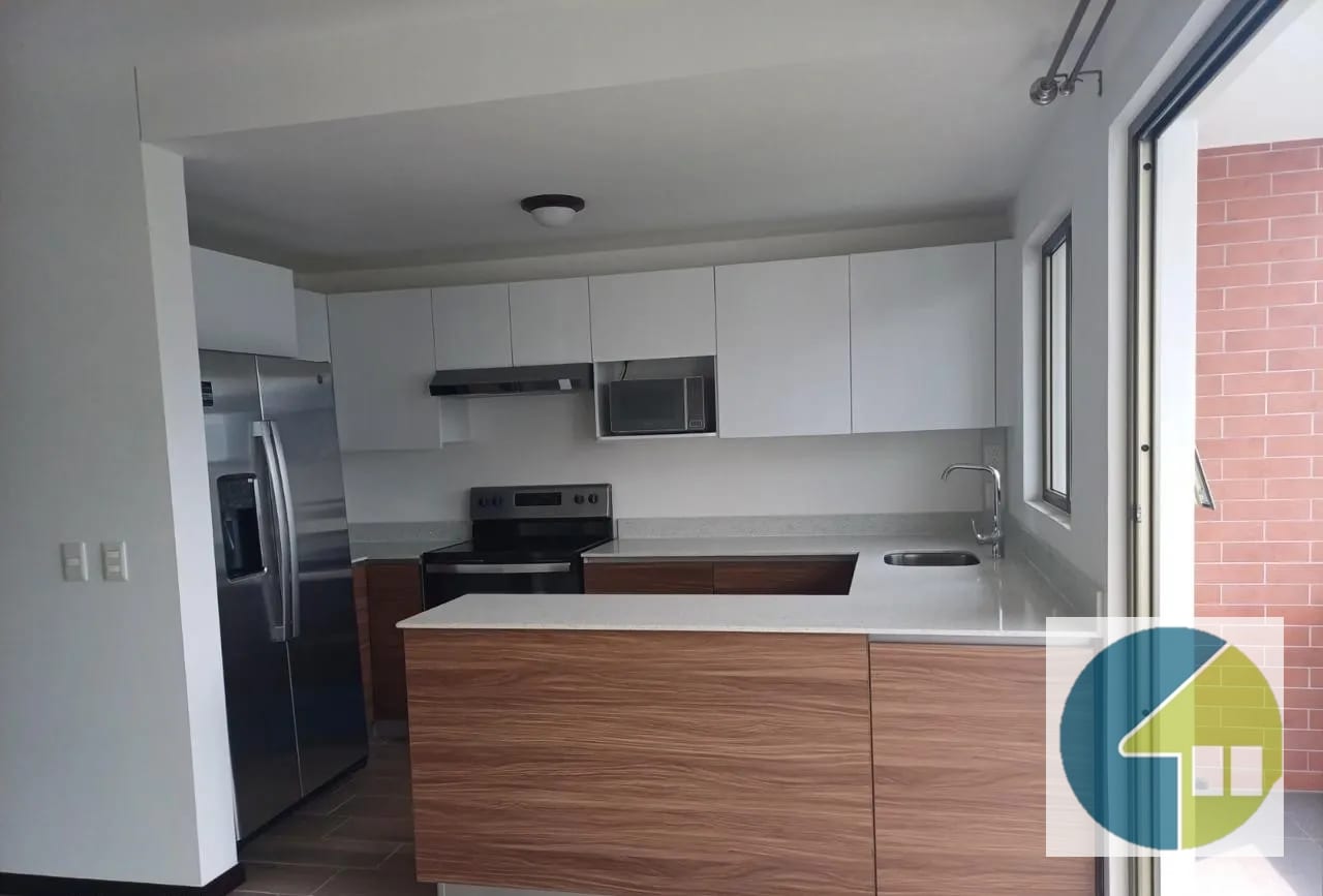 Cocina — Apartamento en Renta en Zona 14 – Segheria — Apartamento en Alquiler en Segheria, Zona 14, Guatemala, Ciudad — foto 3 de 11