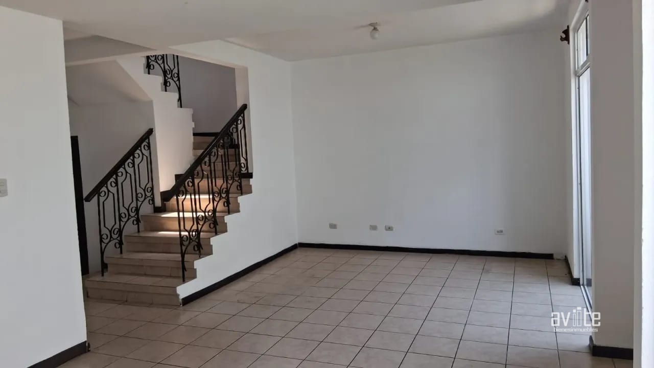 Cañadas del Naranjo, zona 4 de Mixco. Casa en venta Q1,900,000 — Casa en Venta en Montserrat II, Zona 4 Mixco, Guatemala, Ciudad — foto 11 de 17