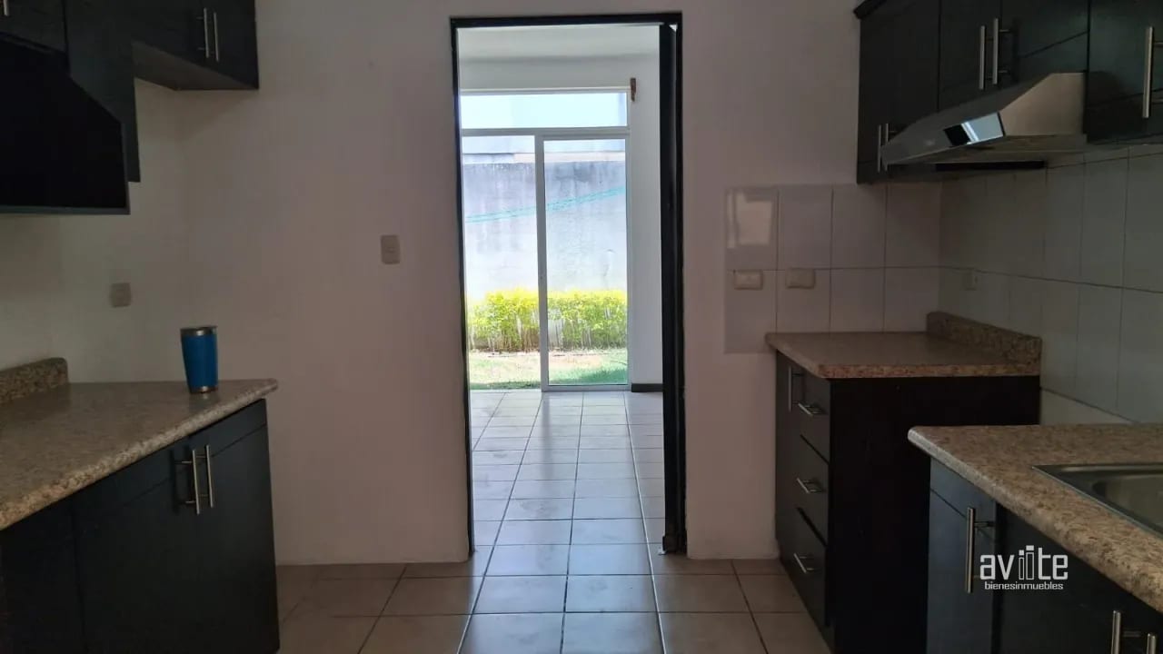 Cañadas del Naranjo, zona 4 de Mixco. Casa en venta Q1,900,000 — Casa en Venta en Montserrat II, Zona 4 Mixco, Guatemala, Ciudad — foto 13 de 17