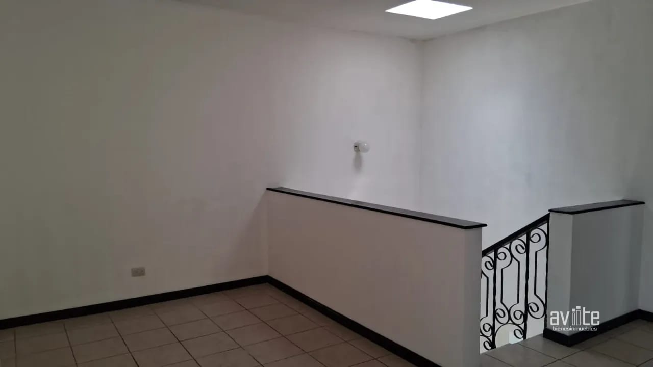 Cañadas del Naranjo, zona 4 de Mixco. Casa en venta Q1,900,000 — Casa en Venta en Montserrat II, Zona 4 Mixco, Guatemala, Ciudad — foto 15 de 17