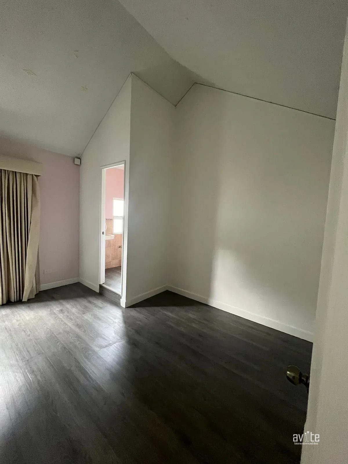 Casa tipo Solana, 4 dormitorios. Condado Naranjo, Alameda Norte $390,000 — Casa en Venta en Condado Naranjo, Zona 4 Mixco, Guatemala, Ciudad — foto 9 de 16