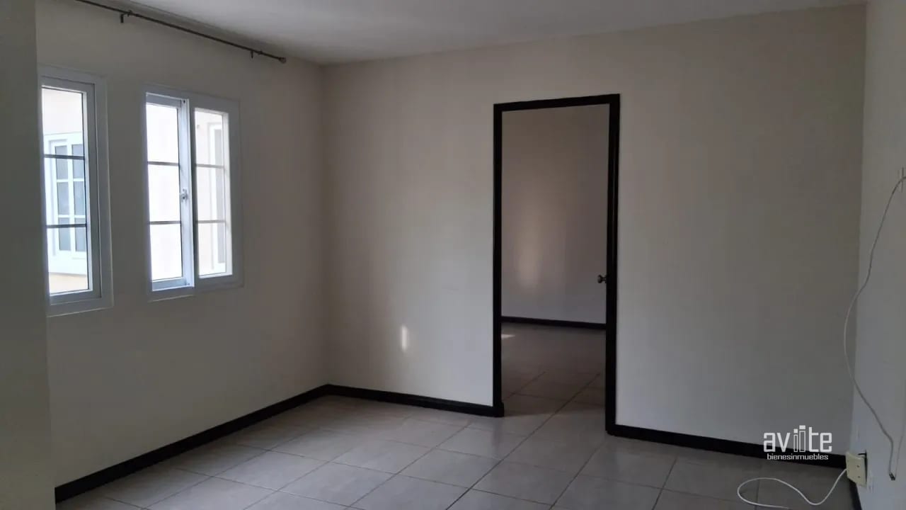 Condado Naranjo, casa Solana de construcción reciente en venta. Santa Natalia, dentro de Alameda Norte — Casa en Venta en Condado Naranjo, Zona 4 Mixco, Guatemala, Ciudad — foto 10 de 17