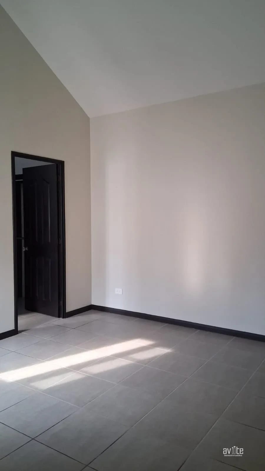 Condado Naranjo, casa Solana de construcción reciente en venta. Santa Natalia, dentro de Alameda Norte — Casa en Venta en Condado Naranjo, Zona 4 Mixco, Guatemala, Ciudad — foto 12 de 17