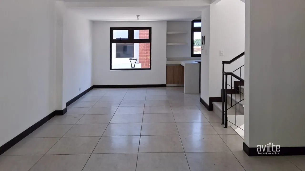 Condado Naranjo, casa para estrenar Q10,000.00 — Casa en Alquiler en Condado Naranjo, Zona 4 Mixco, Guatemala, Ciudad — foto 6 de 14