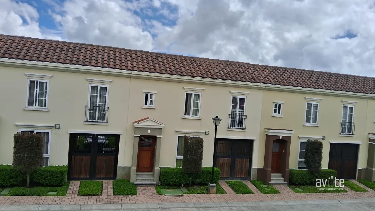 CONDADO NARANJO, Casa Navarra en alquiler Q9,500 — Casa en Alquiler en Condado Naranjo, Zona 4 Mixco, Guatemala, Ciudad — foto 1 de 10