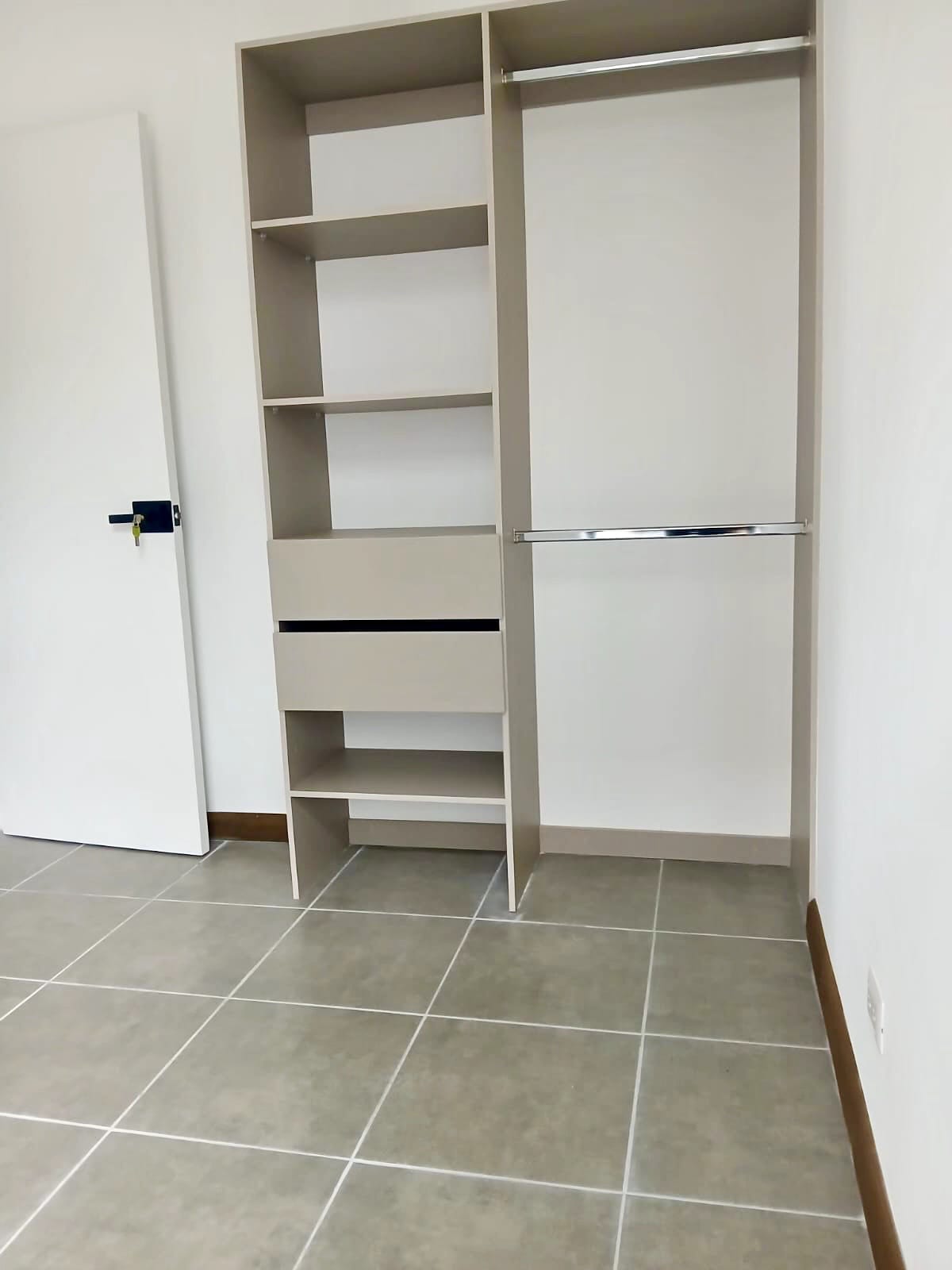 Apartamento con Vista Verde Zona 15 — Apartamento en Alquiler en Zona 15, Guatemala, Ciudad — foto 9 de 10