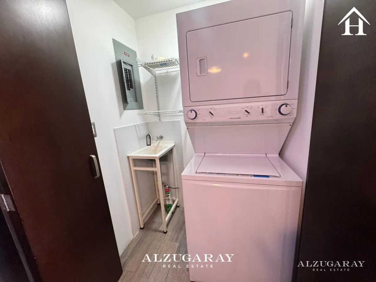 APTO. NIVEL ALTO C/ BALCÓN 3 HAB. /SAN ISIDRO 2021 Z.16 — Apartamento en Venta en Zona 16, Guatemala, Ciudad — foto 9 de 11