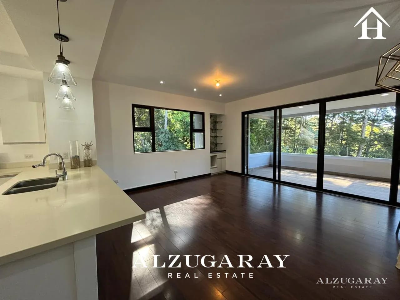 APTO MODERNO C/ AMPLIO BALCÓN - 3 HAB./ LAGUNA DEL BOSQUE — Apartamento en Venta en Santa Catarina Pinula, Guatemala, Ciudad — foto 1 de 9