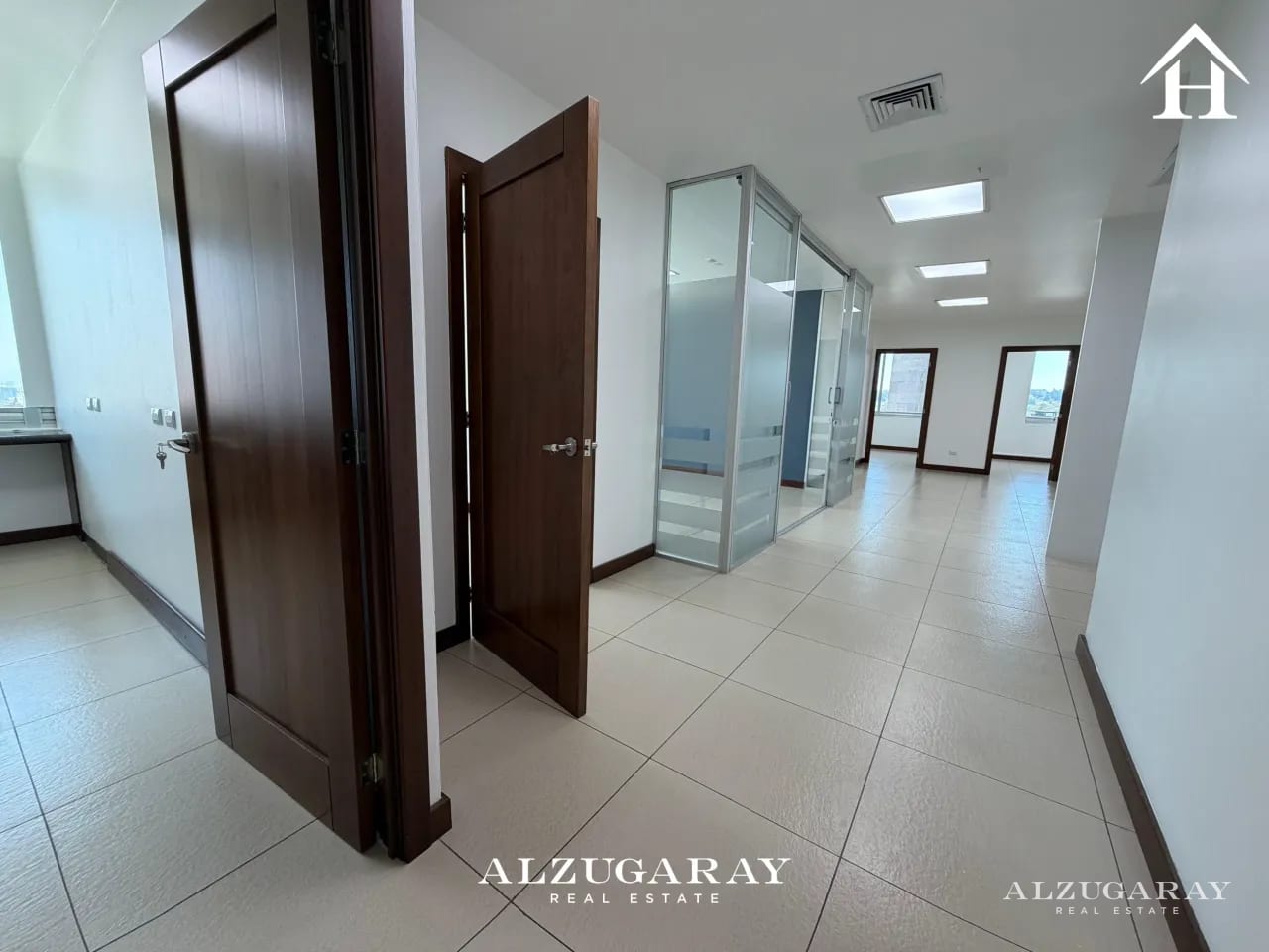 OFICINA AMPLIA ZONA 15 -200 M2 / EDIFICIO AVANTE — Oficina en Alquiler en Avante, Zona 15, Guatemala, Ciudad — foto 4 de 12