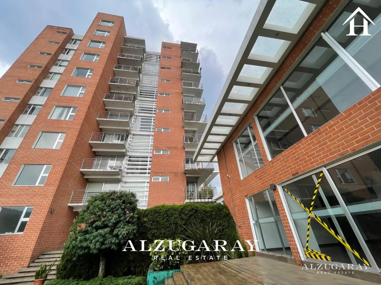 APTO AMPLIO Y MODERNO C/VISTA -2 HAB. / NUEVA CALEDONIA Z. 16 — Apartamento en Venta en Nueva Caledonia, Zona 16, Guatemala, Ciudad — foto 1 de 14