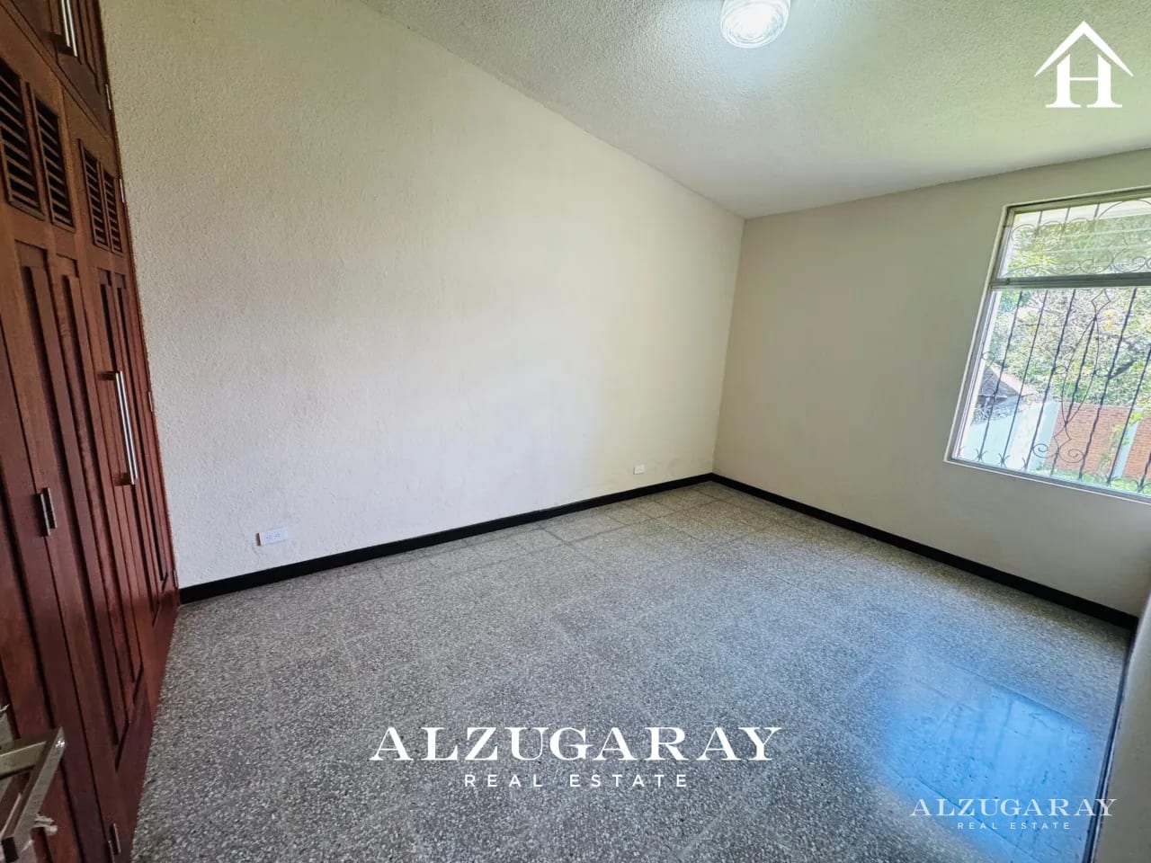 Casa con Amplio Jardin -5 Hab. / Condominio Z. 15 — Casa en Venta en Zona 15, Guatemala, Ciudad — foto 9 de 14