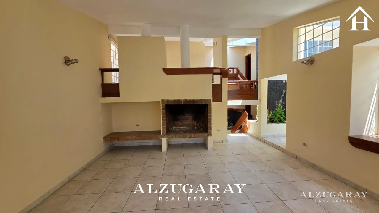 Casa Amplia E Iluminada - 4 Hab. / Condominio Z. 10 — Casa en Alquiler en Zona 10, Guatemala, Ciudad — foto 12 de 14