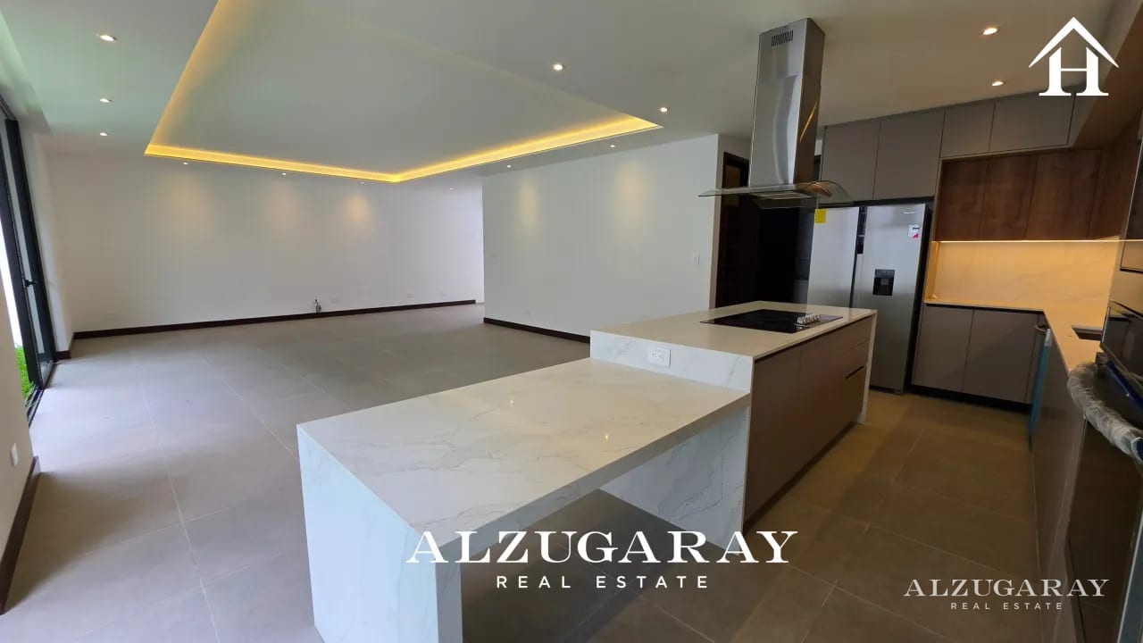Casa Moderna P/ Estrenar -3 Hab. / Condominio Z.10 — Casa en Alquiler en Zona 10, Guatemala, Ciudad — foto 3 de 10