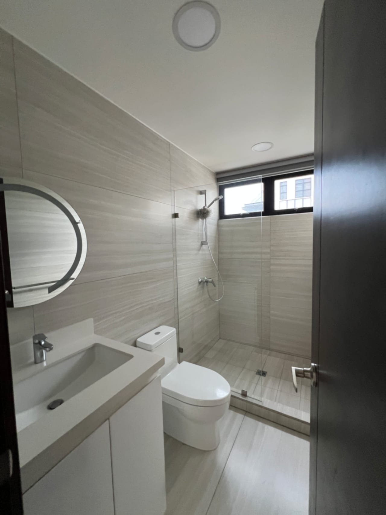 APARTAMENTO RENTA ZONA 14, EDIFICIO NOVUS, 86 MTS2, 2 DORMITORIOS, 2 PARQUEOS INDIVIDUALES, BODEGA $1,400 + IVA (SE ACEPTA ÚNICAMENTE MASCOTA PEQUEÑA) — Apartamento en Alquiler en Zona 14, Guatemala, Ciudad — foto 14 de 17