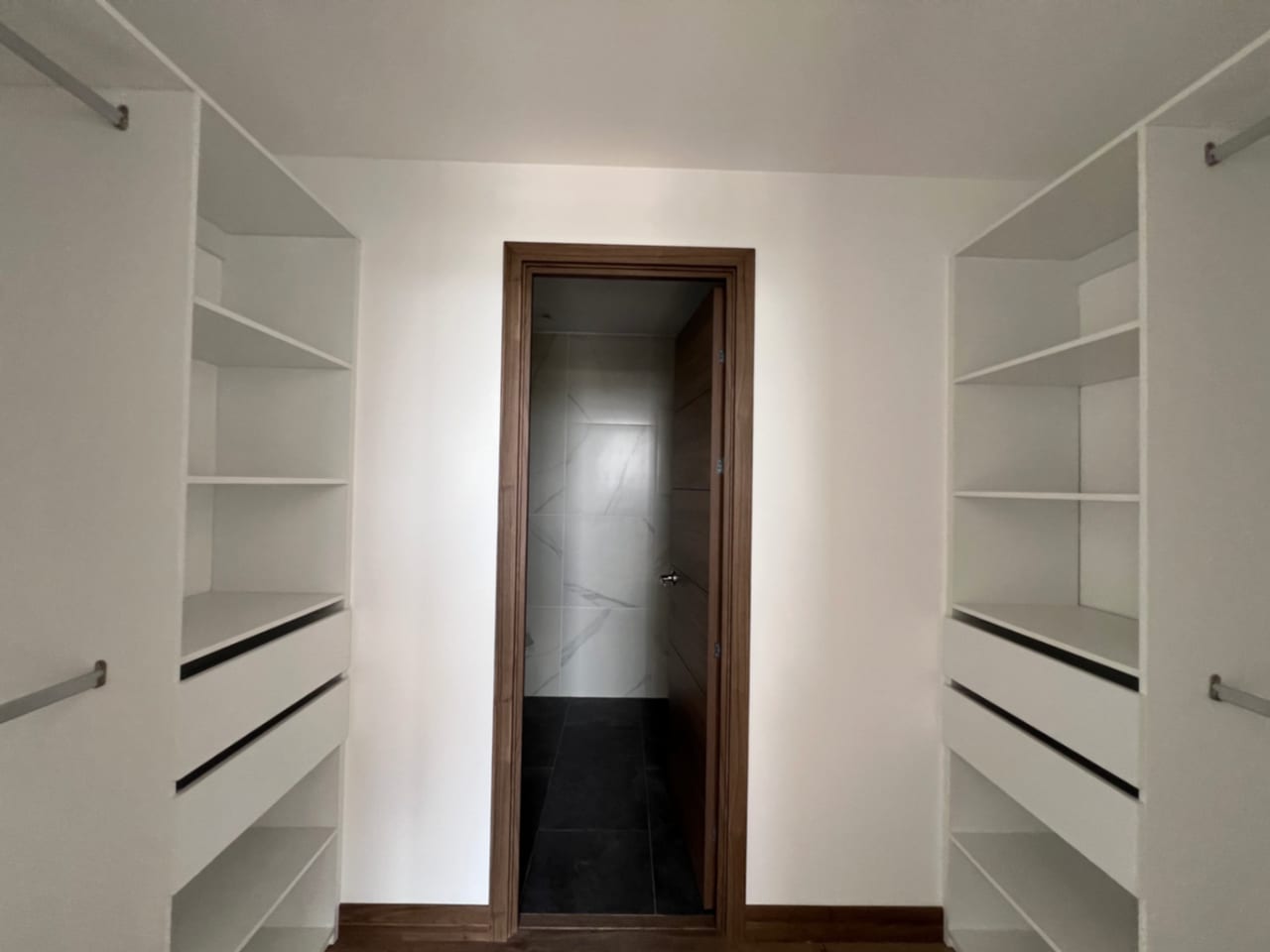 Apartamento Nuevo Venta Zona 15 Vista Hermosa 1,3 Dormitorios 2 Baños 94 MTS2, 2 Parqueos y Bod Ega $245,000 — Apartamento en Venta en Vista Hermosa I, Zona 15, Guatemala, Ciudad — foto 4 de 13